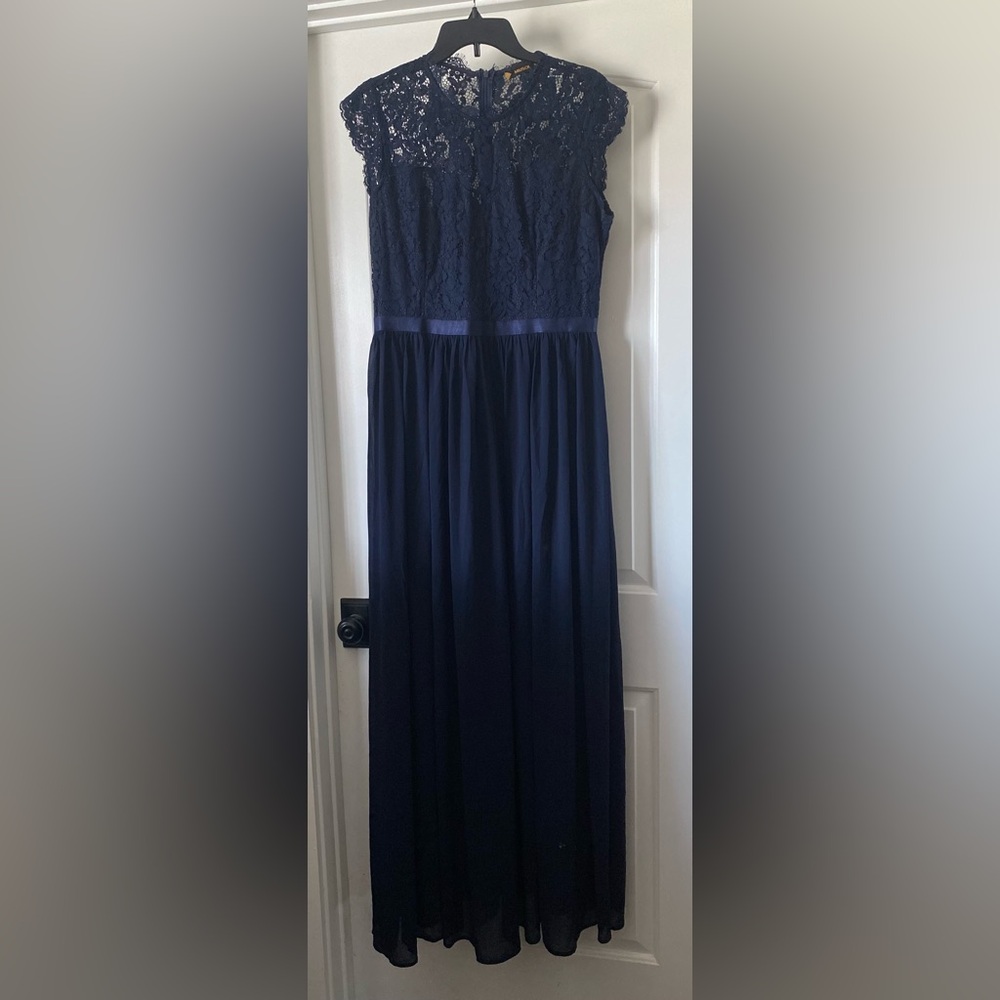 Miusol Elegant Navy Lace Gown